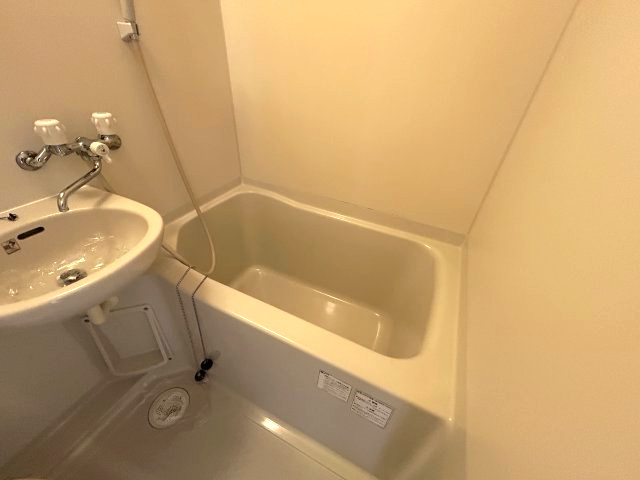 メゾンド山手の浴室