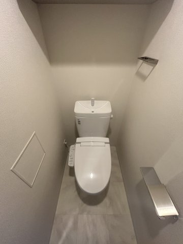 大阪市西淀川区柏里２丁目の賃貸マンションのトイレ