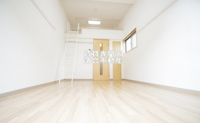 【洋室】 | Ｈ・Ｍアパートメント | 使い勝手のいい洋室