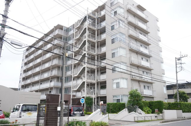 アミティ草加の外観