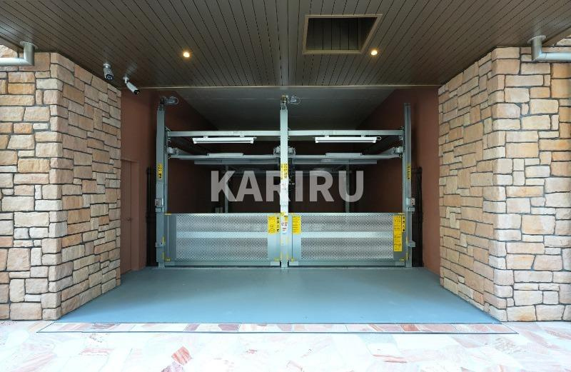 プレジオ北浜の駐車場