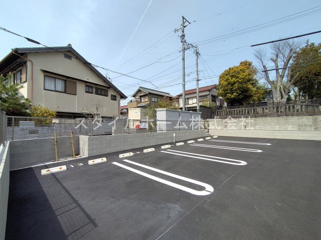 ヴィラ胡蝶の駐車場