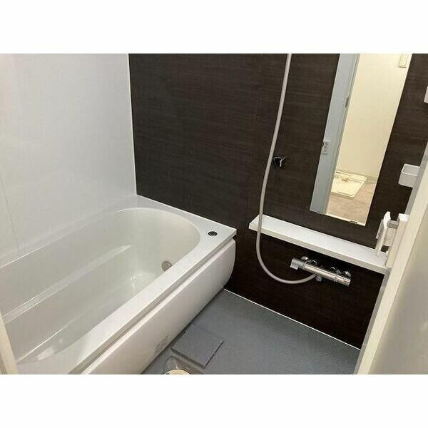 ルガルスクエア南千住の浴室