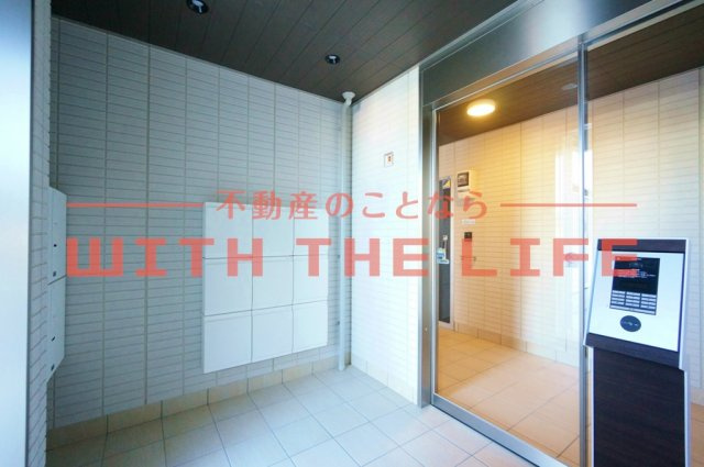 ALPHA四季(アルファシキ）【キャッシュバック対象】のエントランス|毎日通るエントランスはこのようになっています