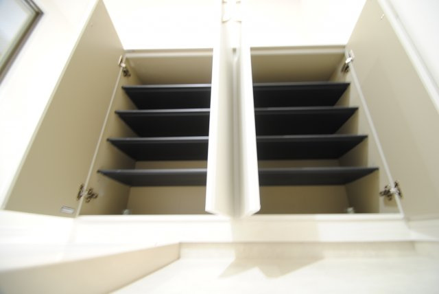 MARKSFORT花畑 (マークスフォート) の収納|シューズBOX