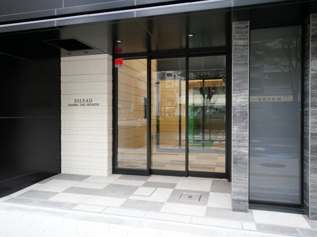 大阪市浪速区大国３丁目の賃貸マンションのエントランス