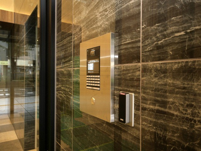 大阪市浪速区大国３丁目の賃貸マンションのエントランス