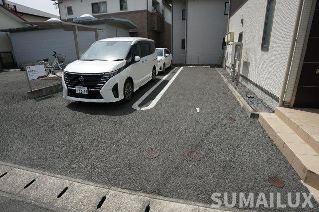 熊本市中央区帯山２丁目のアパートの駐車場