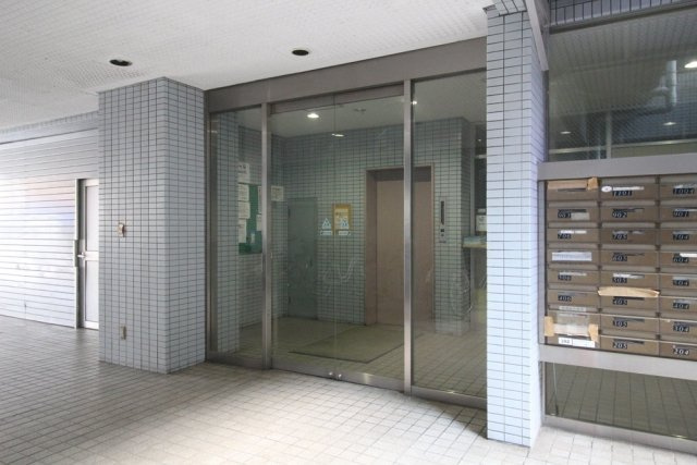 ストークプラザ駒込のエントランス