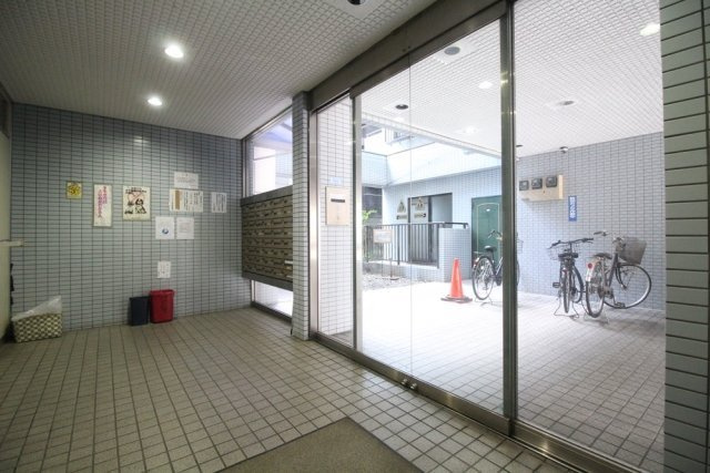 ストークプラザ駒込のロビー