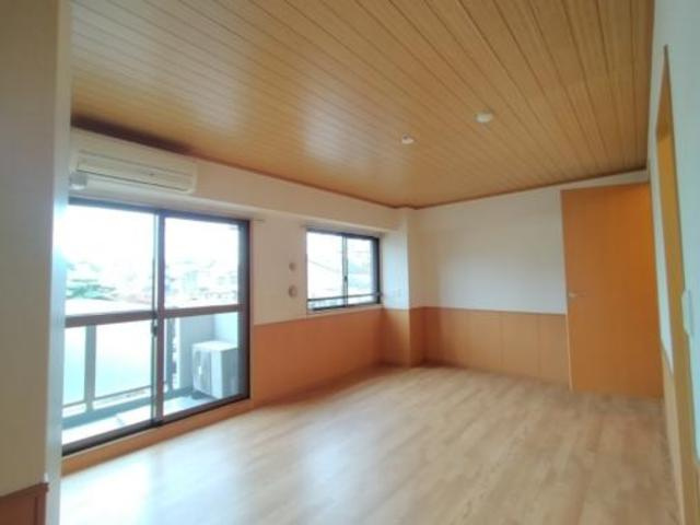 グランツ野川公園の居間・リビング
