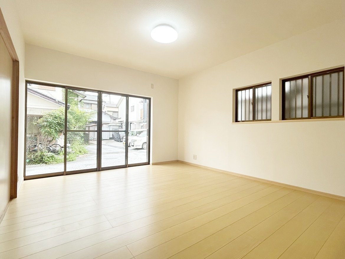 高知市朝倉丙　中古戸建ての居間・リビング