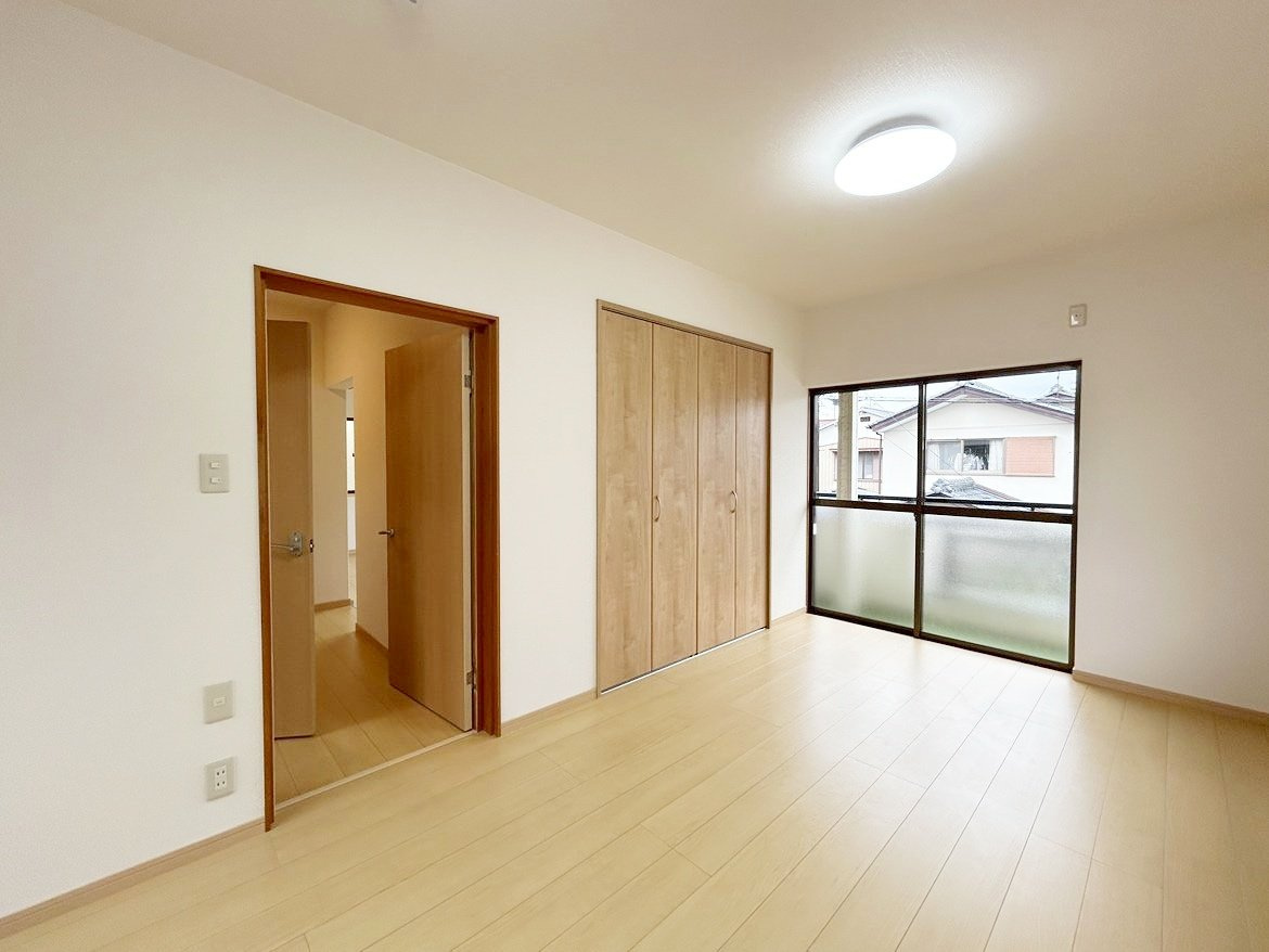 高知市朝倉丙　中古戸建ての洋室