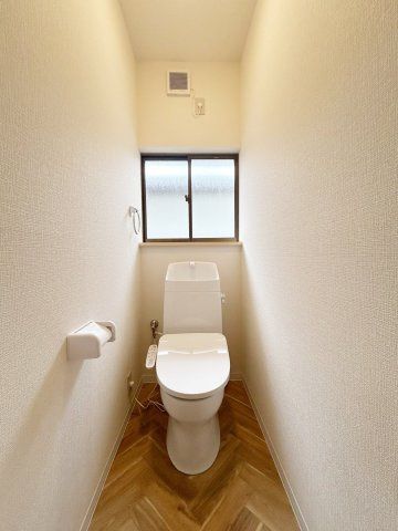 高知市朝倉丙　中古戸建てのトイレ|2F