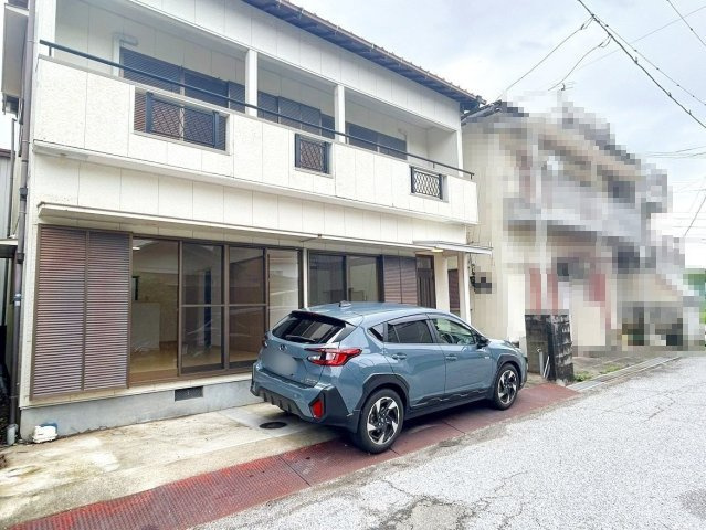 高知市朝倉丙　中古戸建ての駐車場