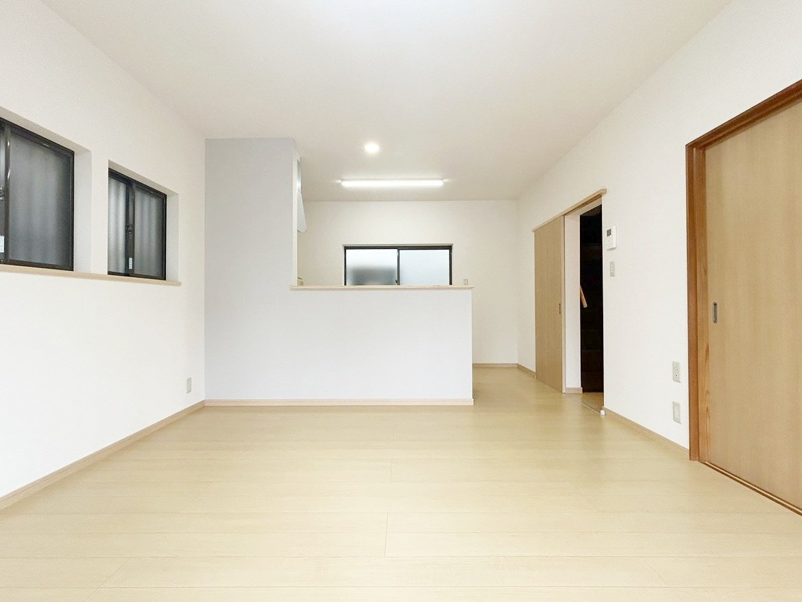 高知市朝倉丙　中古戸建ての居間・リビング