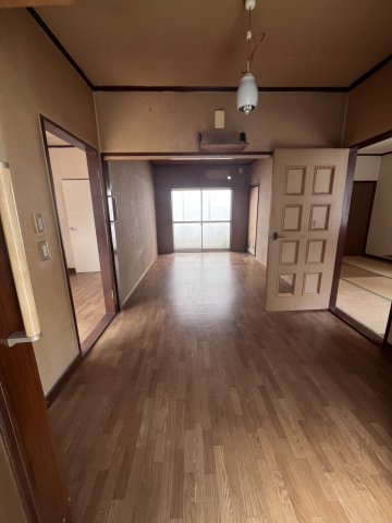 足利市福居町倉庫、事務所の居間・リビング|戸建