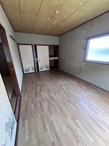 足利市福居町倉庫、事務所の洋室|戸建
