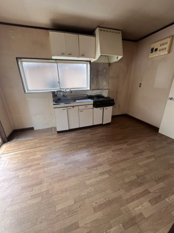足利市福居町倉庫、事務所のキッチン|戸建
