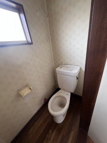足利市福居町倉庫、事務所のトイレ|戸建