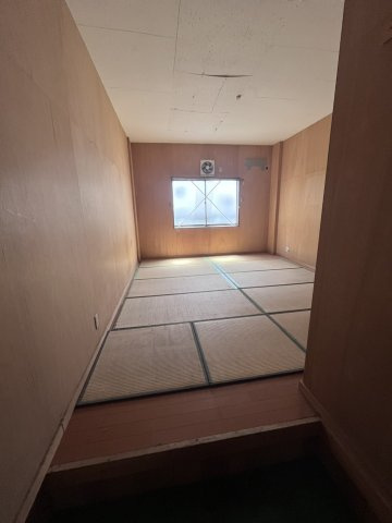 足利市福居町倉庫、事務所の内装|倉庫内