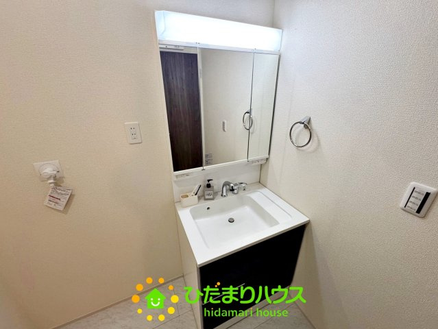 古河三和　新築一戸建て　02　リーブルガーデンの独立洗面台