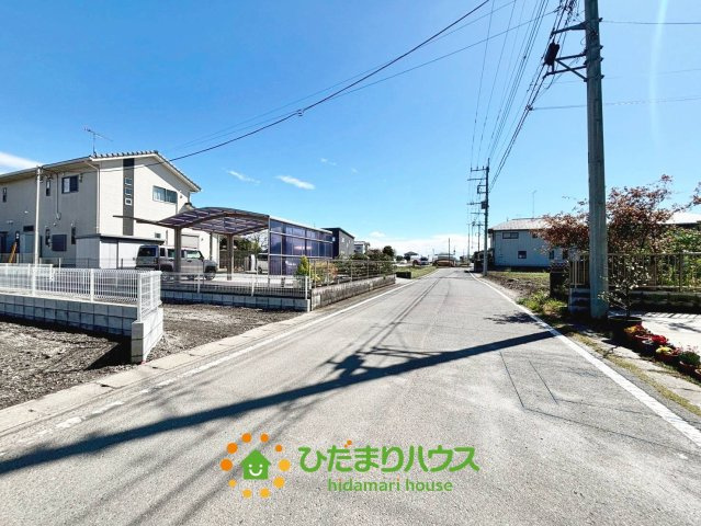 古河三和　新築一戸建て　02　リーブルガーデンの前面道路含む現地写真|2026/4/2　撮影