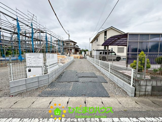 古河三和　新築一戸建て　02　リーブルガーデンの前面道路含む現地写真|2026/5/2　撮影