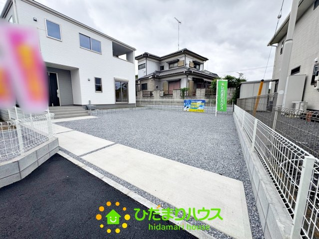 古河三和　新築一戸建て　02　リーブルガーデンの駐車場