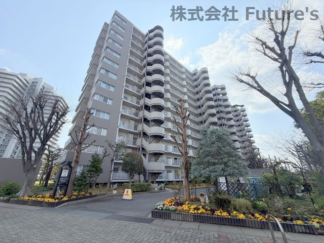 パークフィールドみさとテラ・ウエスト3街区1号館の外観|JR武蔵野線「新三郷」駅徒歩15分！全棟総戸数2719戸のビッグコミュニティ