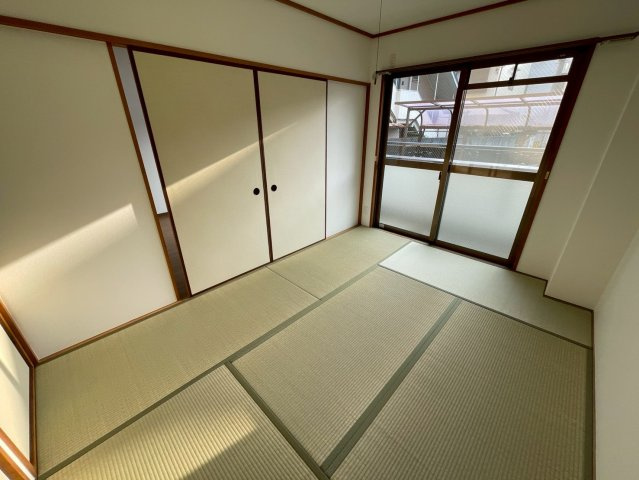 グローリー甲南の和室