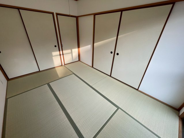 グローリー甲南の和室