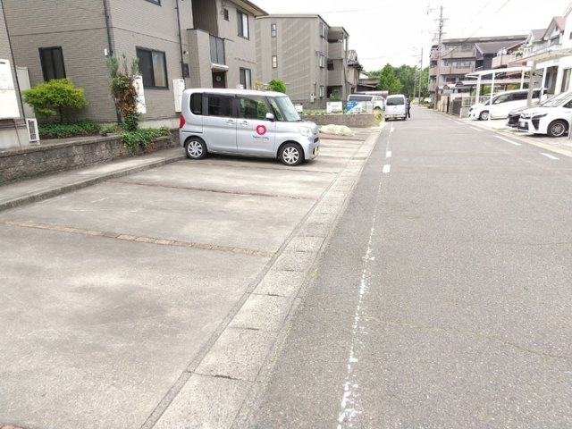 カーサソレイユ　Ｂ棟の駐車場