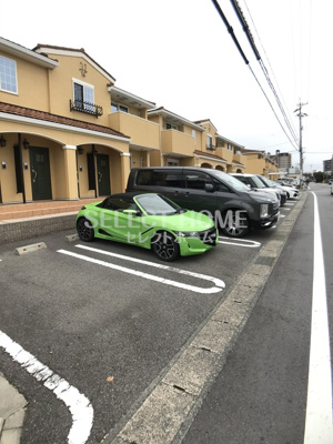 【駐車場】 | グリーンシティ竜美H棟 | 駐車場があります