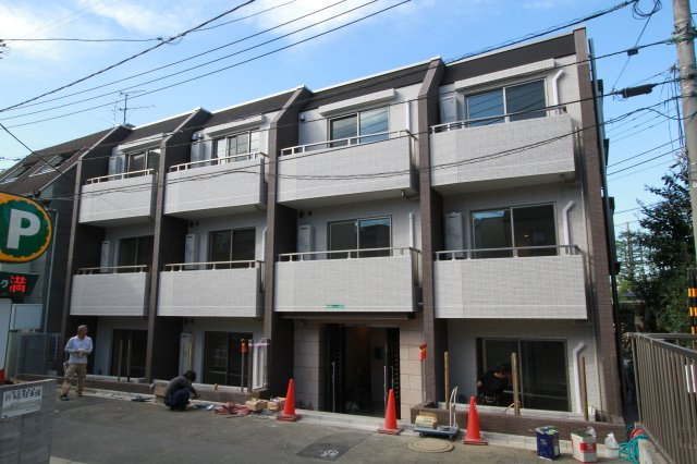 サンクシェル三軒茶屋　三軒茶屋エリア　オートロック　南東角部屋の外観