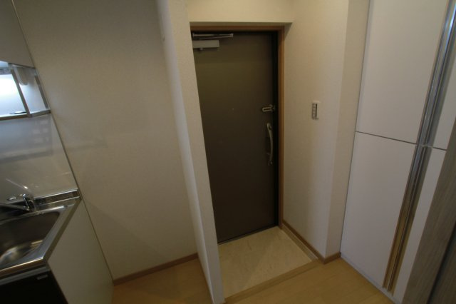 サンクシェル三軒茶屋　三軒茶屋エリア　オートロック　南東角部屋の玄関