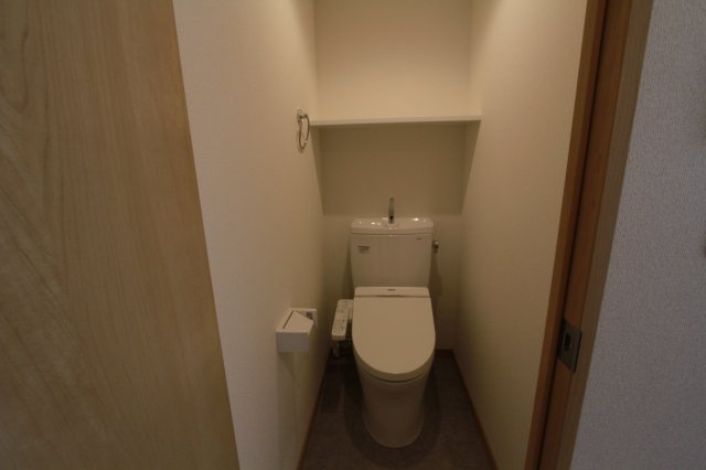 サンクシェル三軒茶屋　三軒茶屋エリア　オートロック　南東角部屋のトイレ