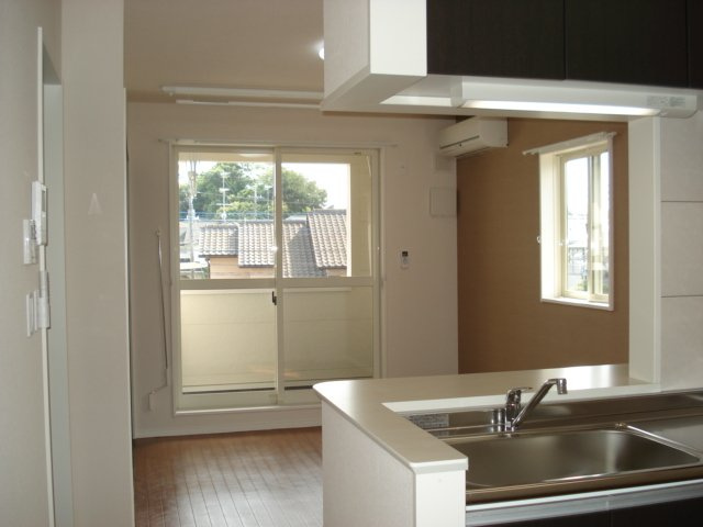 アーミストⅡの居間・リビング|キッチン～リビング