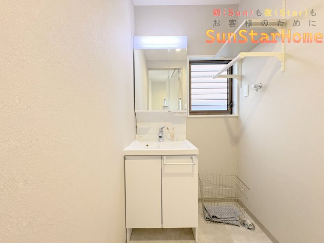 【サンスターホーム】青梅市野上町1丁目　リノベーション住宅の独立洗面台