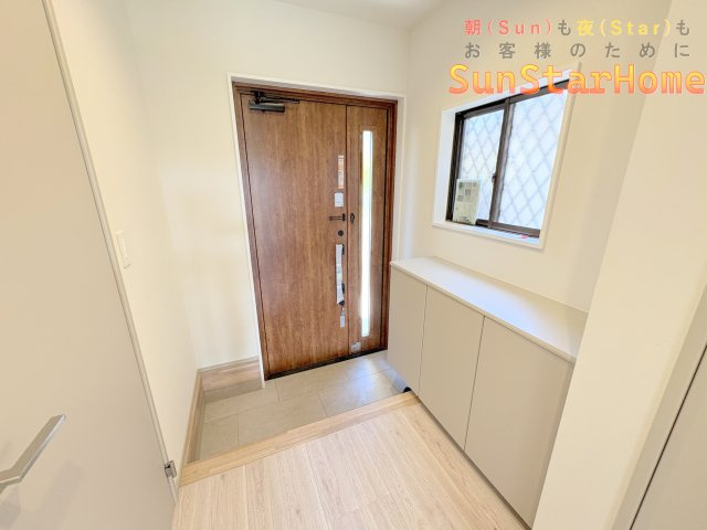 【サンスターホーム】青梅市野上町1丁目　リノベーション住宅の玄関