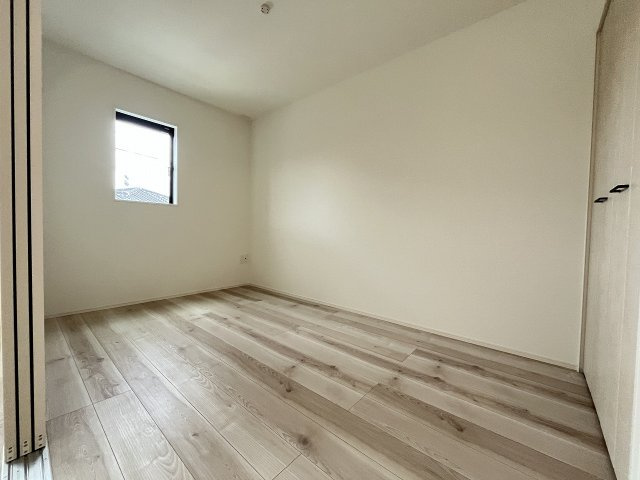 【洋室】 | 那珂川市片縄西5丁目3期　1号棟（全1棟）【仲介手数料無料・0円】 | 施工例。施工例は完成時と異なる場合があります。