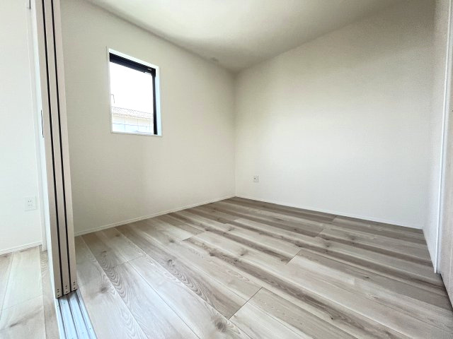 【洋室】 | 那珂川市片縄西5丁目3期　1号棟（全1棟）【仲介手数料無料・0円】 | 施工例。施工例は完成時と異なる場合があります。
