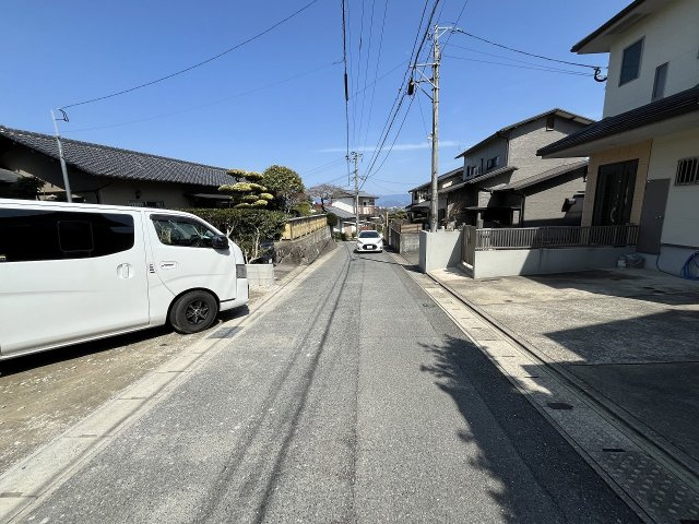 【その他】 | 那珂川市片縄西5丁目3期　1号棟（全1棟）【仲介手数料無料・0円】 | 現地写真。前面道路です。