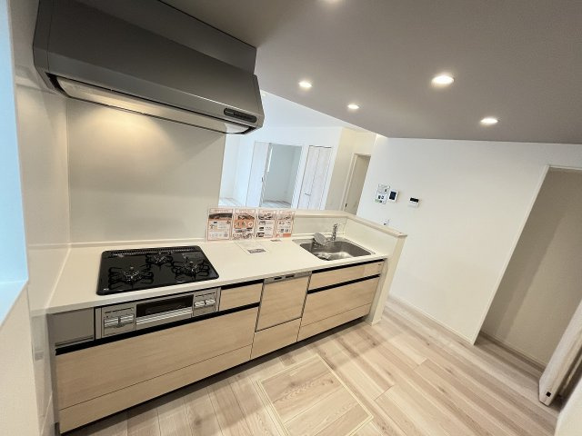【キッチン】 | 那珂川市片縄西5丁目3期　1号棟（全1棟）【仲介手数料無料・0円】 | 施工例。施工例は完成時と異なる場合があります。