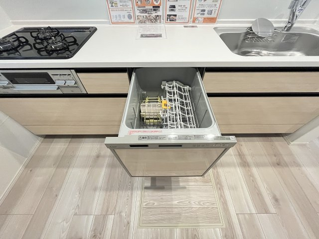 【キッチン】 | 那珂川市片縄西5丁目3期　1号棟（全1棟）【仲介手数料無料・0円】 | 施工例。施工例は完成時と異なる場合があります。