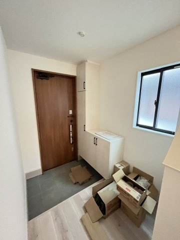 【居間・リビング】 | 那珂川市片縄西5丁目3期　1号棟（全1棟）【仲介手数料無料・0円】 | 施工例。リビングです。施工例は完成時と異なる場合があります。