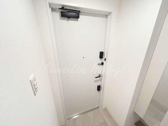 藤沢市羽鳥１丁目の賃貸マンションの玄関