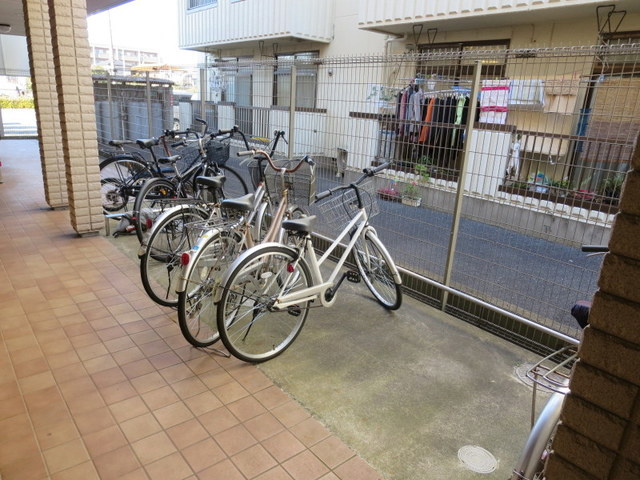 東川口ヒルズのその他共用部分|★敷地内駐輪場★