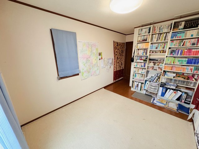 神戸市北区星和台1丁目戸建の洋室