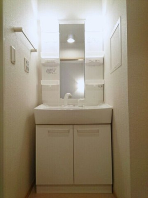 【洗面所】 | ハーモニーヴィレッジ池田 | 脱衣スペースもあります